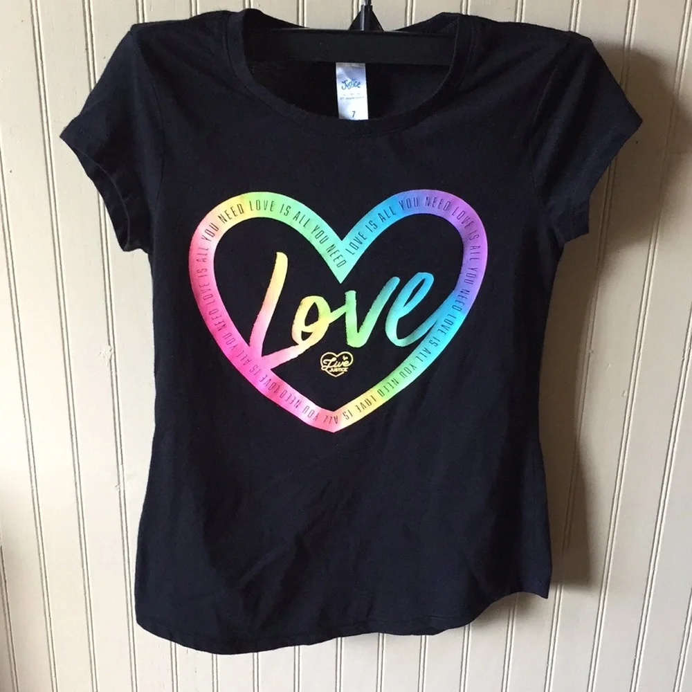 Justice‎ T-shirt black with multi colored heart size 7